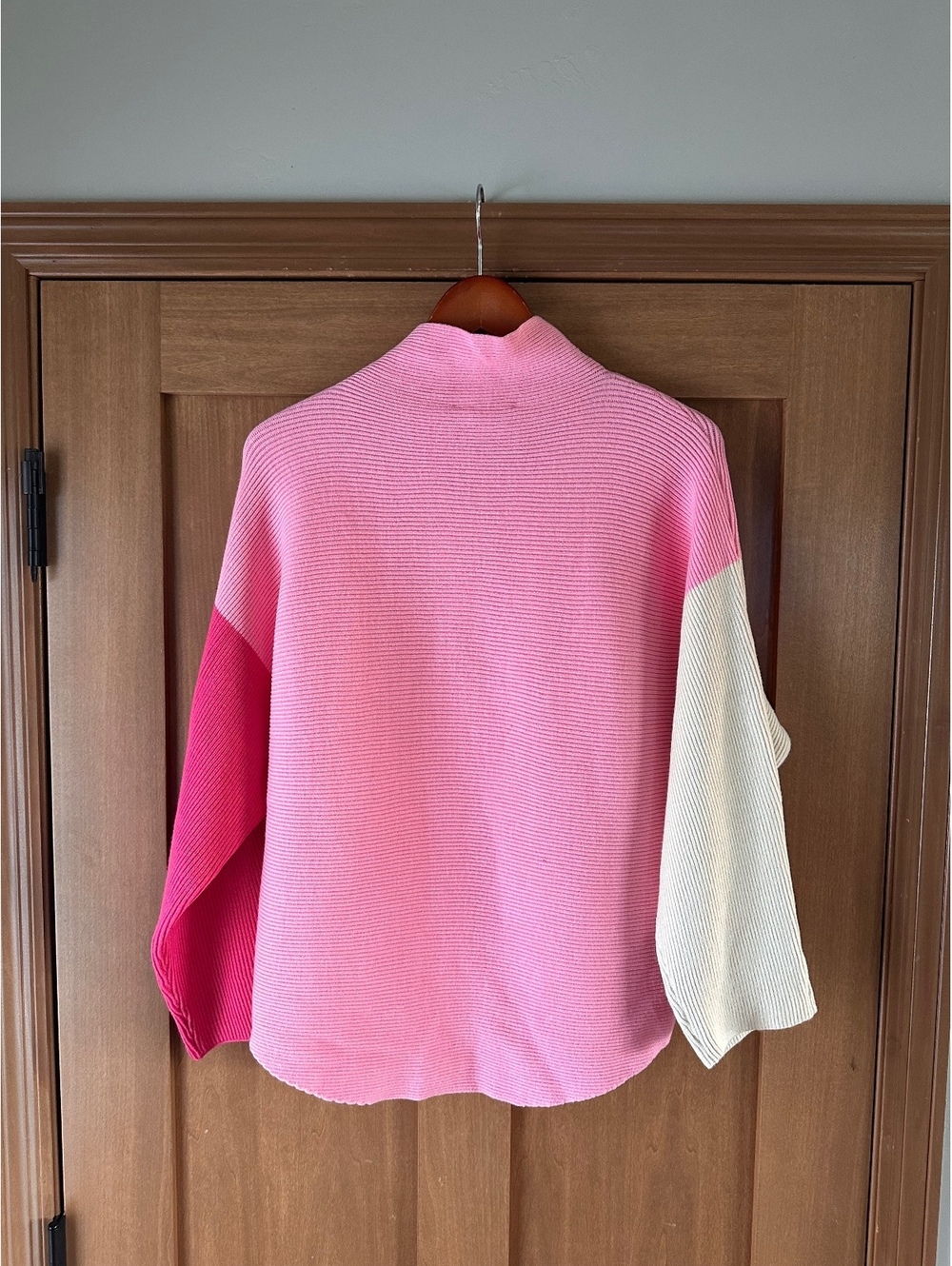 NWT THML Mock Neck Colorblock Knit Sweater Pink & Cream Women’s XS Oversized - Picture 6 of 10